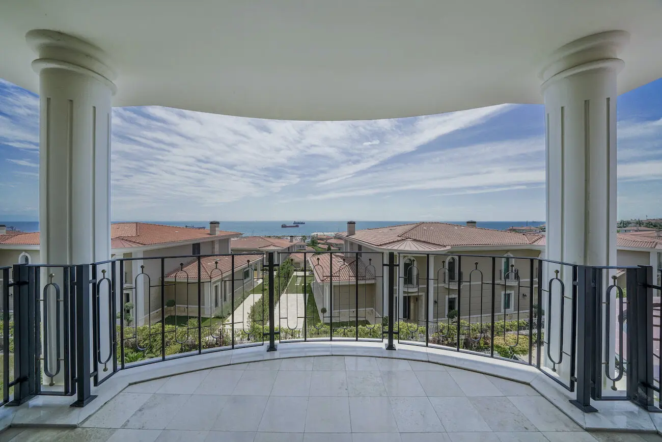 Attached terrace